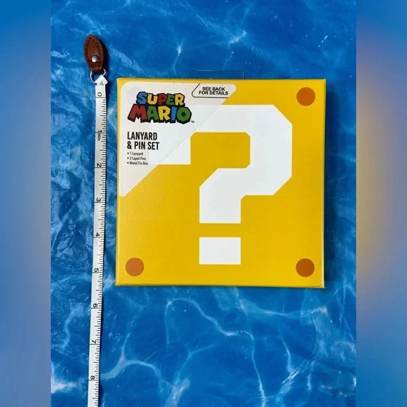 Super Mario - Nintendo - Lanyard & Pin Set - BNIB โ๏ธ๐ช ๐๐ - Picture 2 of 7
